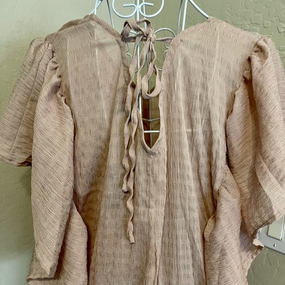 Romantic Ruffled Blouse NWT - Picture 5 of 9
